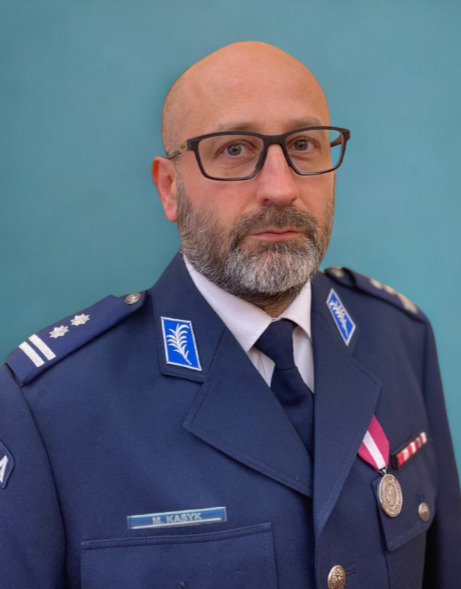 na zdjęciu Komendant Kasyk